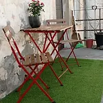 Cozy And Standard In The Heart Of Oldtown アパート