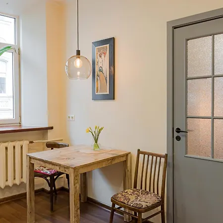 Cozy And Standard In The Heart Of Oldtown Apartment Vilnius