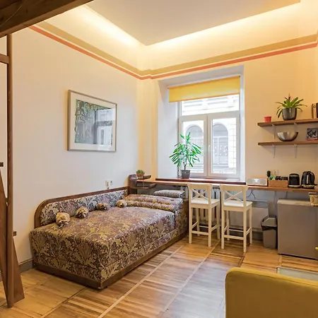 Cozy And Standard In The Heart Of Oldtown Apartment Vilnius